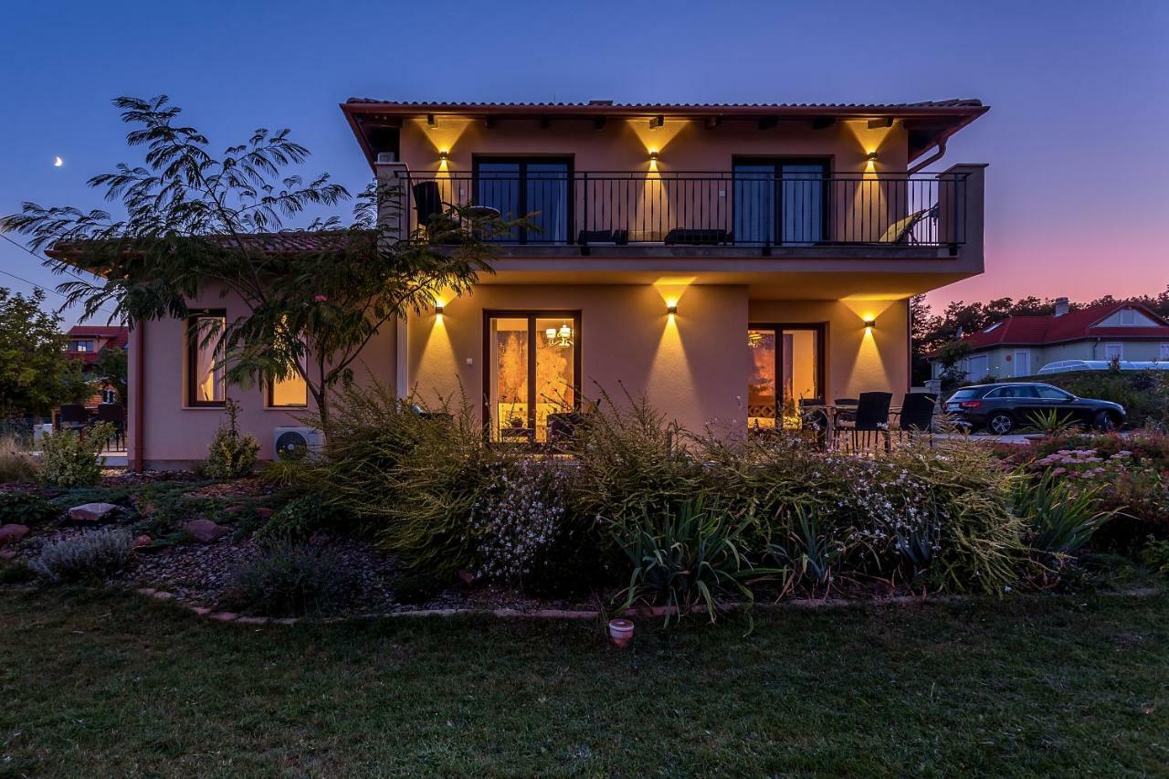 Azur Villa Balatonalmádi Zewnętrze zdjęcie